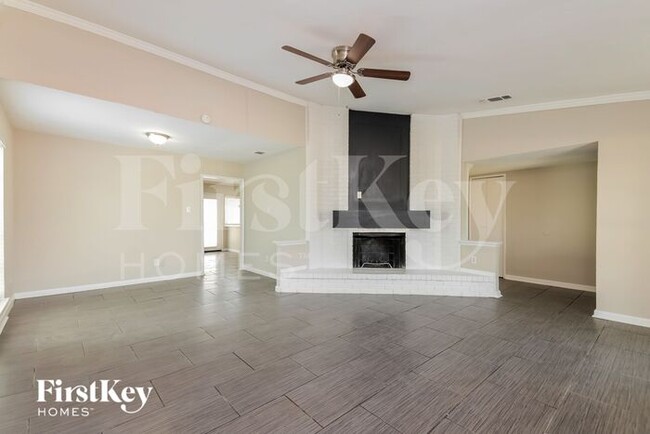 Building Photo - 8822 Westfield Dr