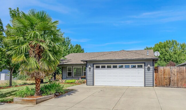 Primary Photo - 3 Bedroom, 2 Bathroom Medford Home