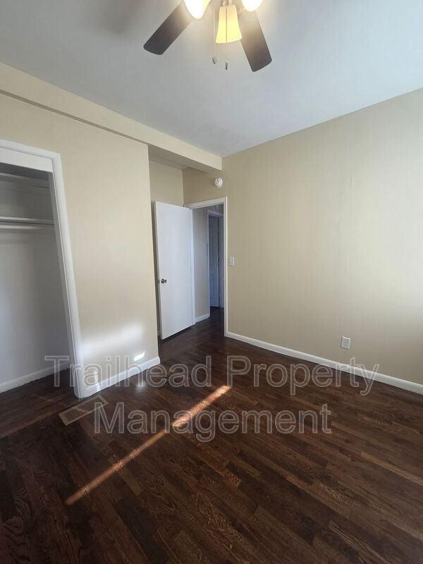 Building Photo - 3115 S Forest Ave