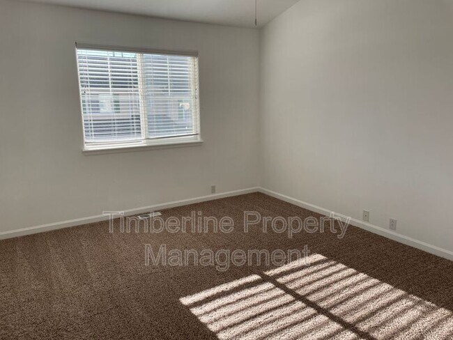 Building Photo - 4024 Diamond Ridge View
