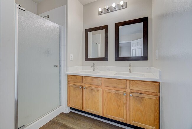 Building Photo - 13983 Maximos Dr