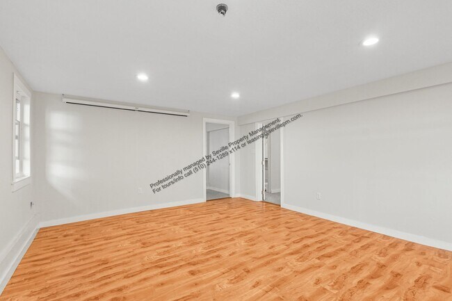 Building Photo - 3BD/1BA First-Floor Unit in West Oakland Duplex – All Utilities Included | $2,999/mo