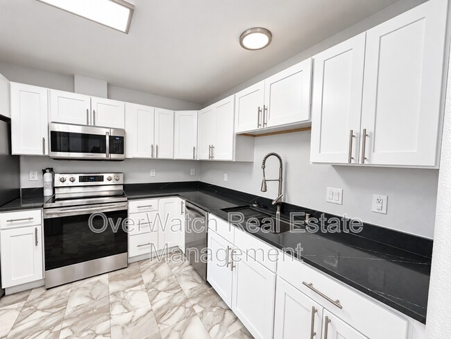 Building Photo - 4031 Lunar Dr