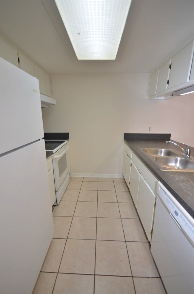 Building Photo - 4037 SW 21st Rd