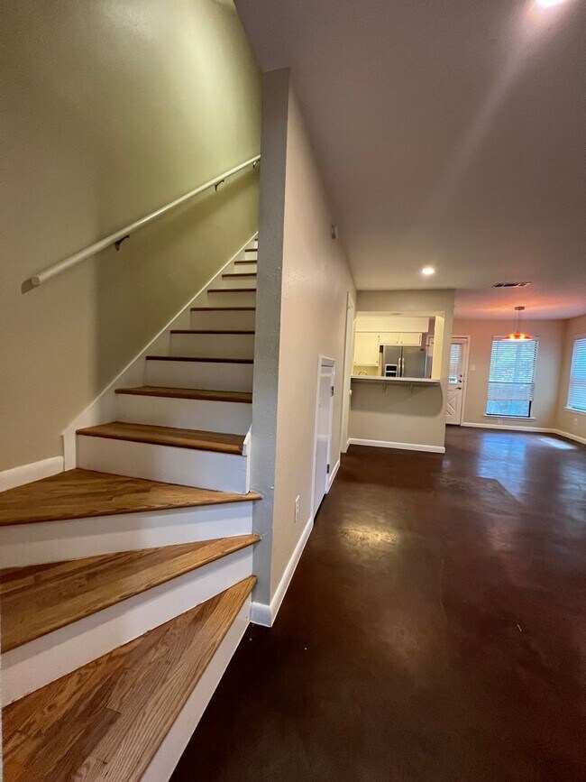 Building Photo - Great home in the heart of South Austin!