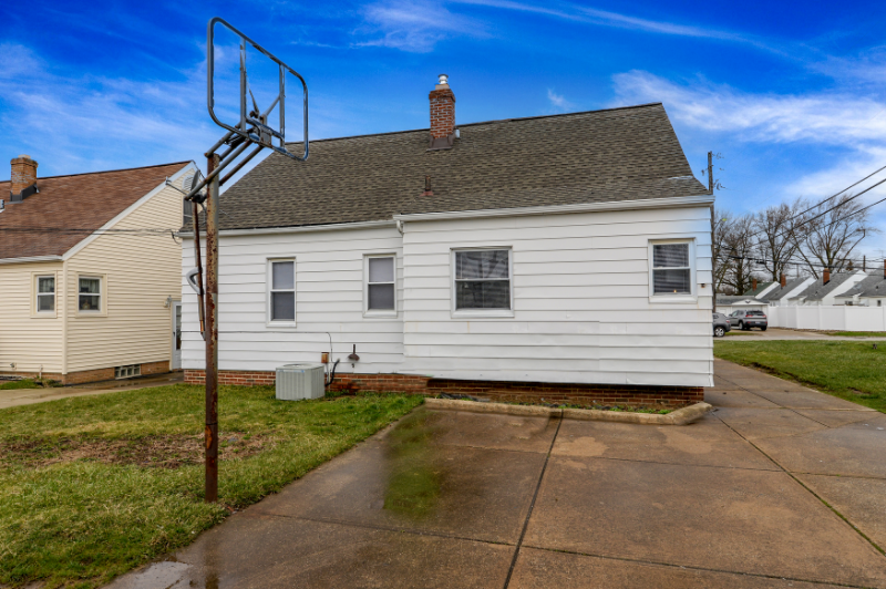 Building Photo - 12328 Grannis Rd