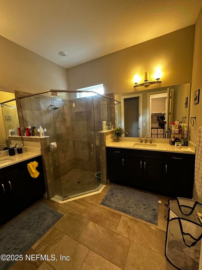 Building Photo - 8613 Homeplace Dr