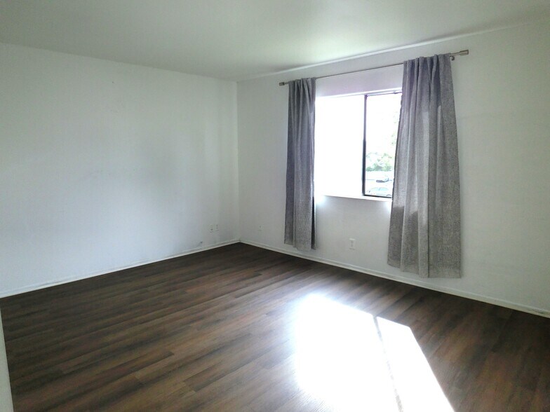 Building Photo - 18707 E Arrow Hwy