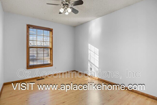 Building Photo - 313 S Darrowby Dr