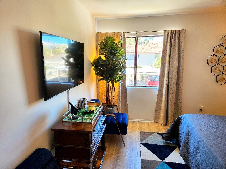 Building Photo - 6049 Arroyo Rd