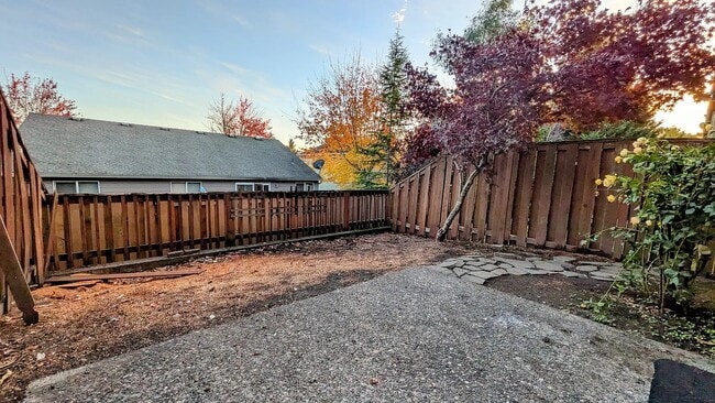 Building Photo - 16130 NW Fescue Ct