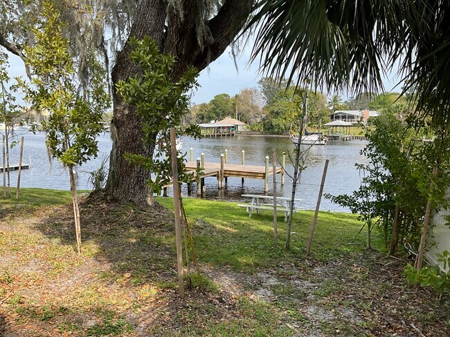 Building Photo - 900 Paddleboard Ct