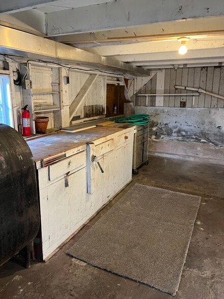 Basement Work Bench - 657 Florence Ave