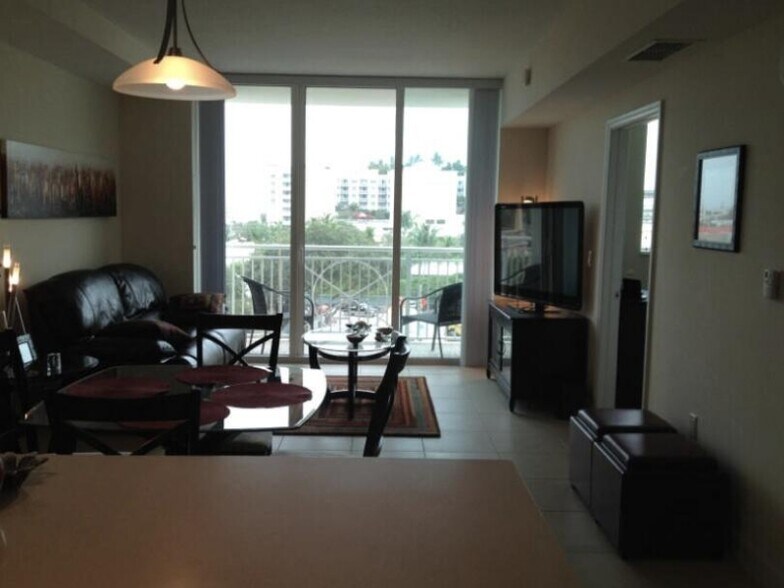 Building Photo - 480 Hibiscus St