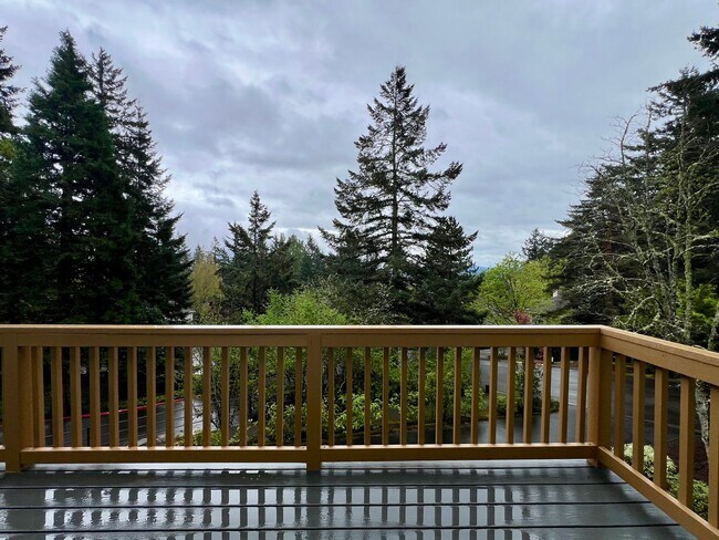 Building Photo - Remodeled 3BR in Mountain Park | Primary Suite + Deck | Lake Oswego