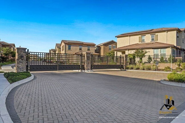 Building Photo - 232 Rochdale St