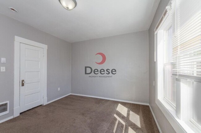 Building Photo - Charming North Spokane Home with Vintage C...