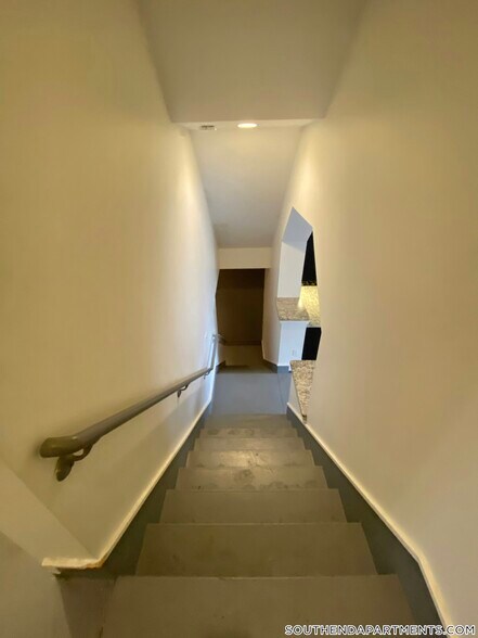 Building Photo - 160 E Berkeley St