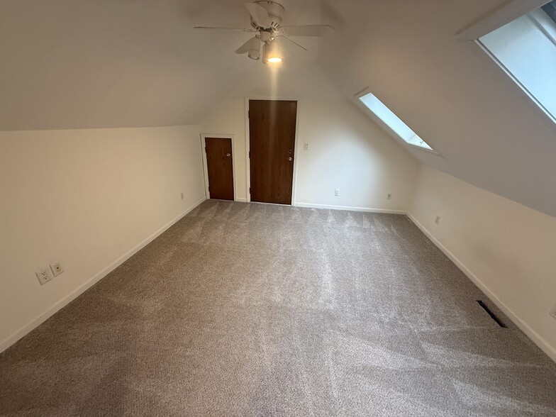 Building Photo - 309 W Doty St