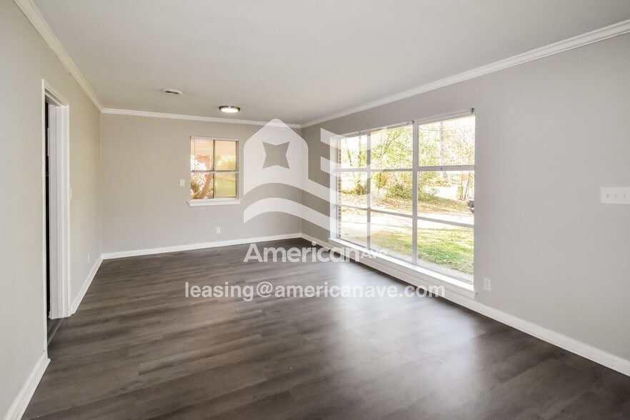 Building Photo - 3526 Cottonwood Dr