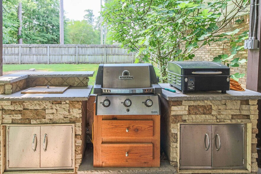 Building Photo - 87 Aileen Dr