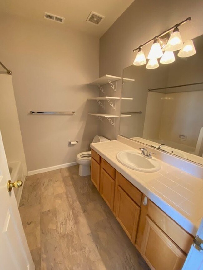 Building Photo - South Reno - Double Diamond Stunner - Tons of Amenities!