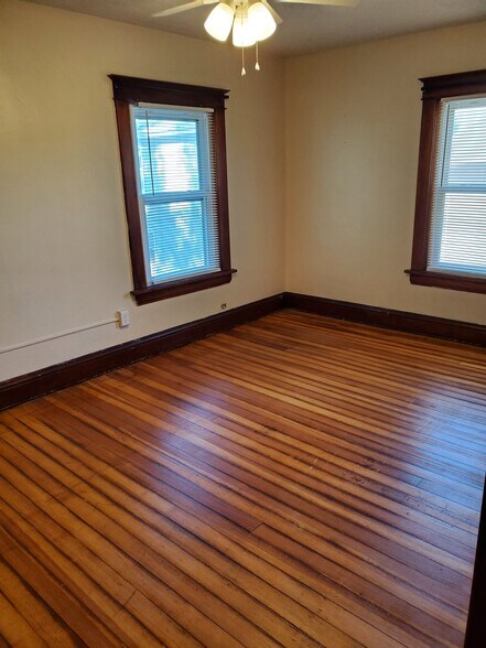 Building Photo - 3558 Jones St