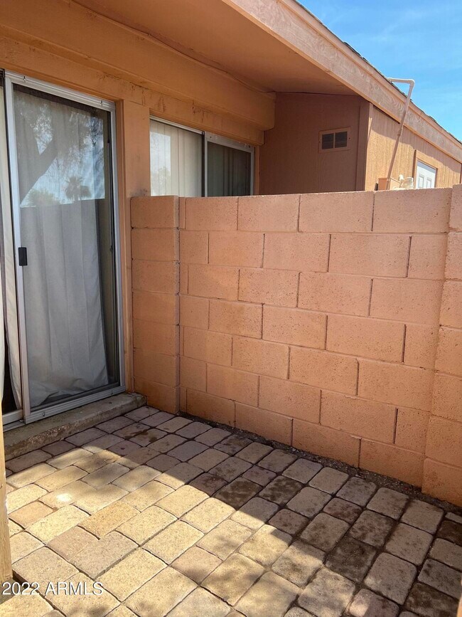 Building Photo - 1718 E Campbell Ave