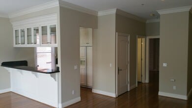 Building Photo - East Main Street