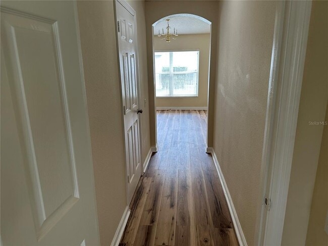 Building Photo - 1023 Cinnamon Fern Ct