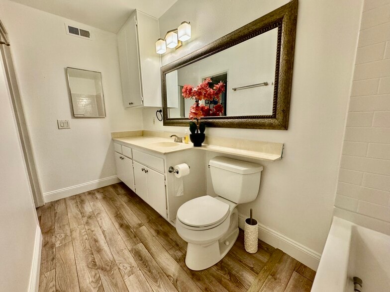 Building Photo - 7770 Youngdale Way