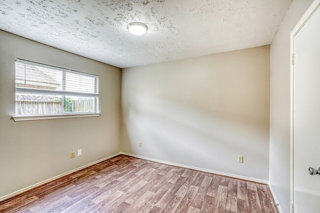 Building Photo - 15238 Bedford Glen Dr