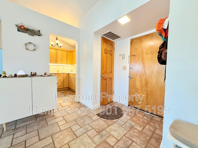 Building Photo - 251 S 700 E