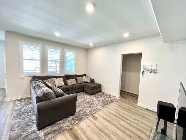 Building Photo - COMING SOON... The Resort, Rancho Cucamonga Condo