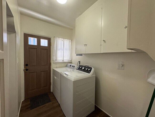 Building Photo - Beautiful 3bd 1ba