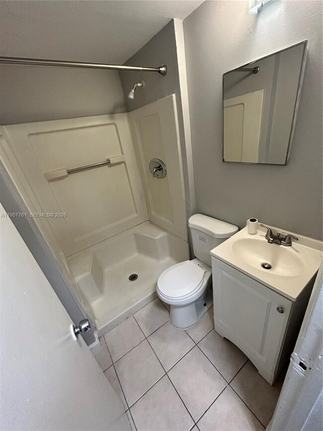 Building Photo - 1720 NW 1st Pl