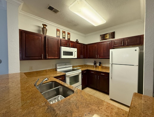 Building Photo - 2BR/2BA Furnished Condo | Resort Amenities Included