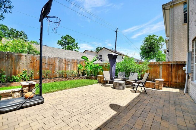 Building Photo - 1119 Sopris Dr