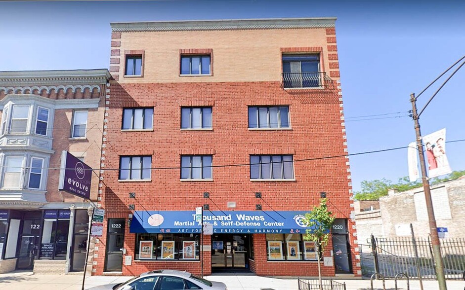 Primary Photo - 1220 W Belmont Ave