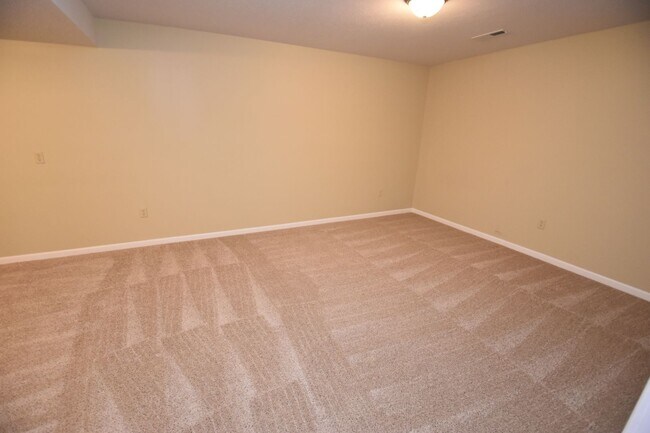 Building Photo - 18416 Summer Wind Ln