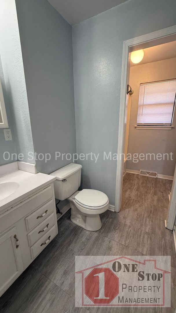 Building Photo - Charming 3-bedroom, 2-bathroom home in Blue Springs