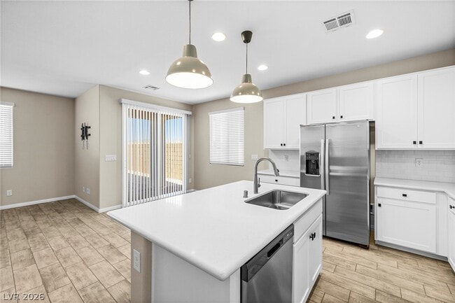 Building Photo - 10334 Apefly St