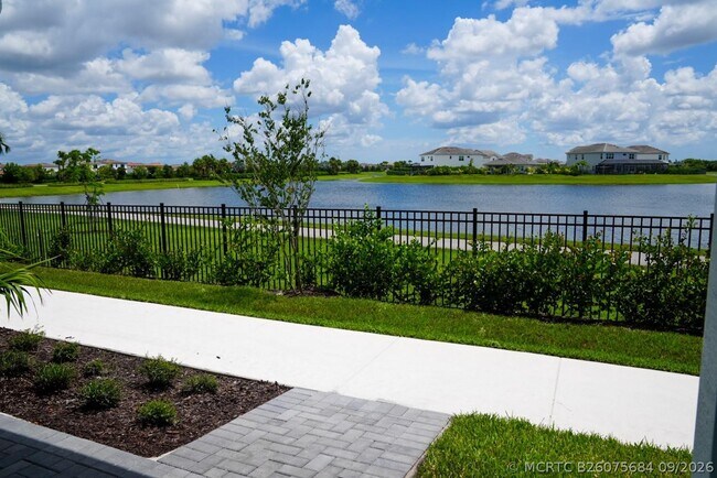 Building Photo - 4676 Longwood Lake Sq
