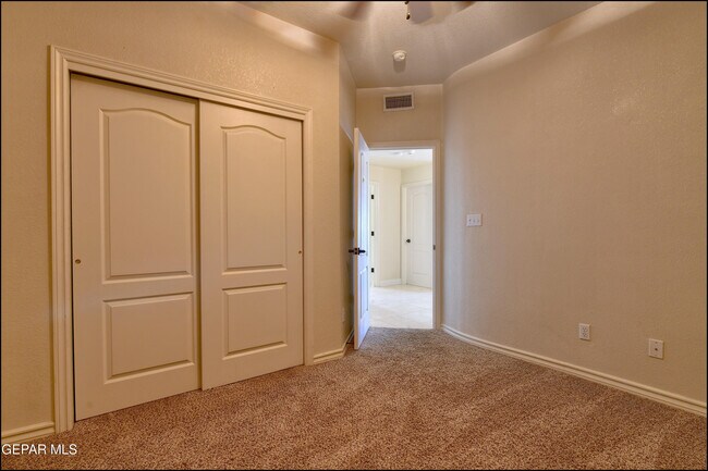 Building Photo - 6732 Pearl Ridge Dr
