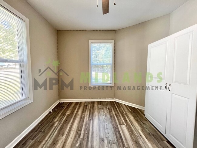 Building Photo - 320 Corley St