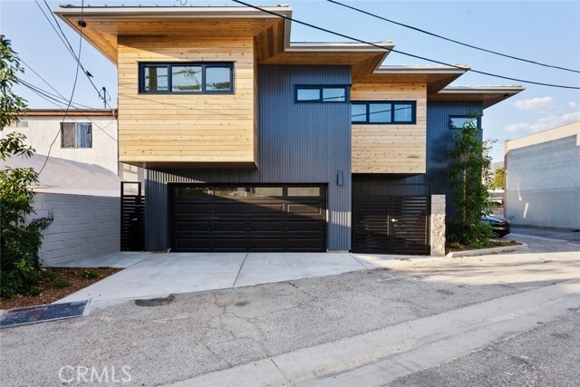 Building Photo - 922 W Clark Ave