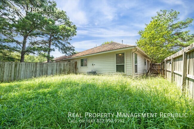 Building Photo - 1806 Arbor Glen