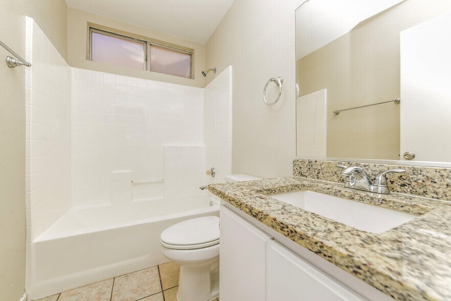 Building Photo - 5337 N Padero Dr