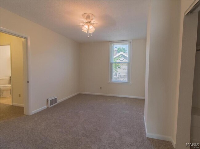 Building Photo - 7410 Hoover Ave