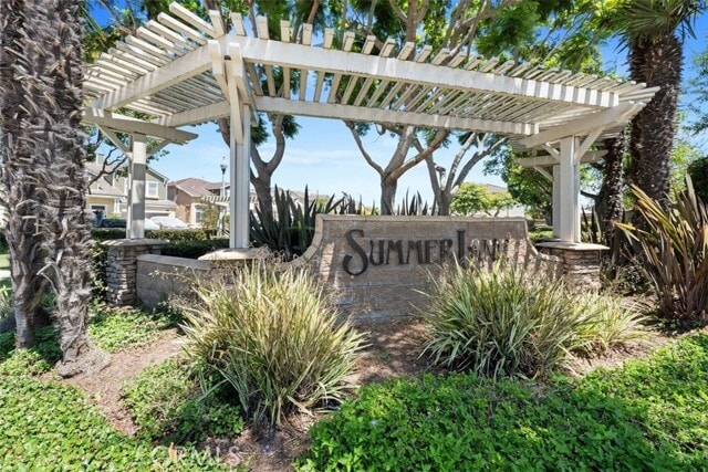 Building Photo - 16845 Primrose Ln